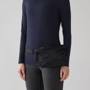 EUC Lululemon Go Lightly Belt Bag Black Rare